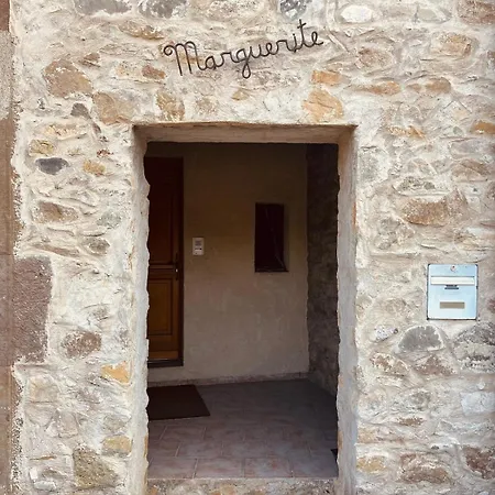 Marguerite A La Campagne Villa Agel